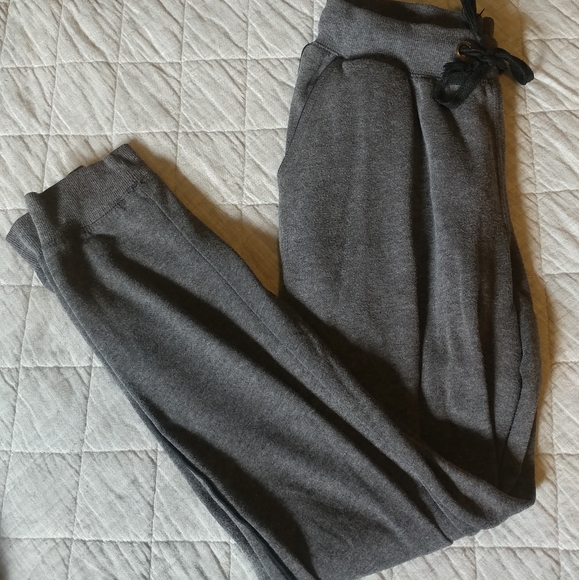 Gray sweatpants - Picture 3 of 3